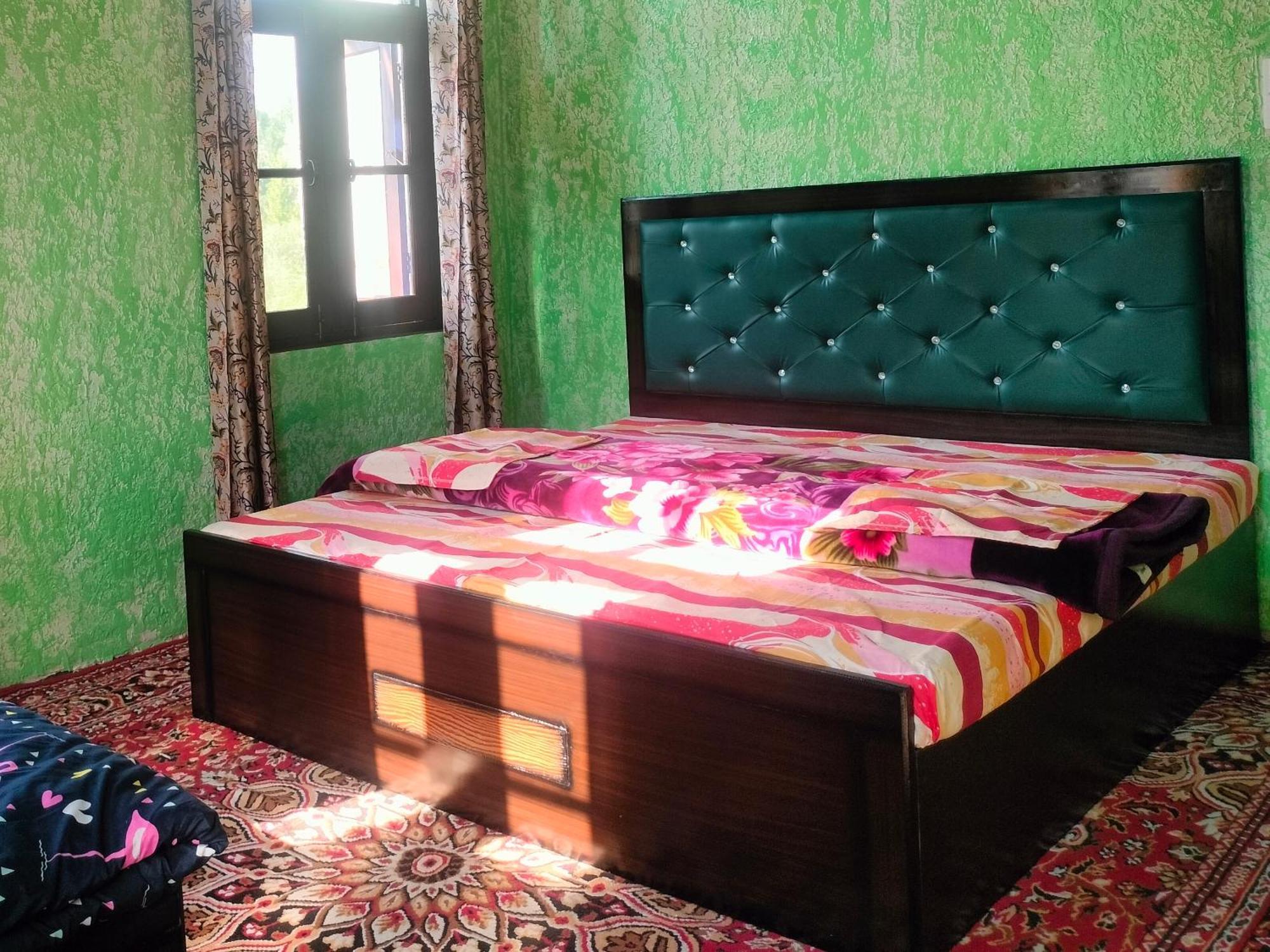 Hotel Sunlight Srinagar Room photo